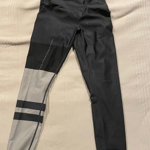 Women’s Alo leggings
